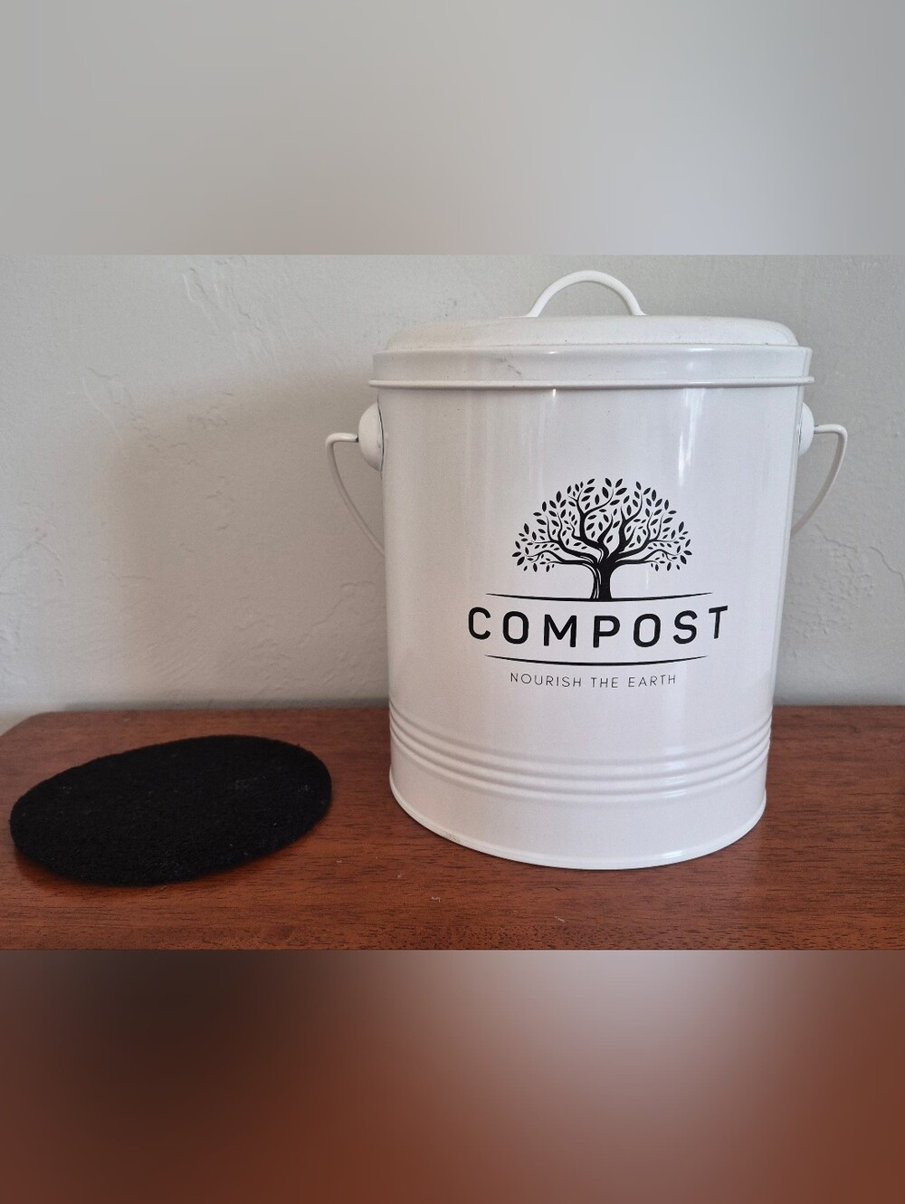 White Kitchen Compost Bin with Lid - Nourish the Earth